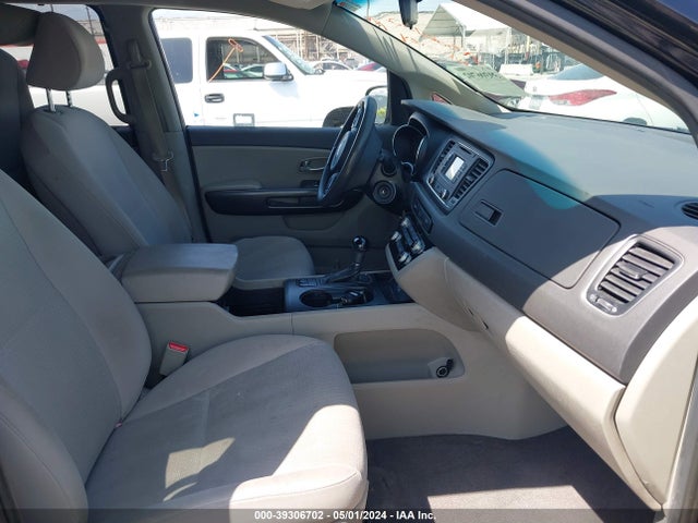 KIA SEDONA LX 2016 KNDMB5C19G6103339 Image 5
