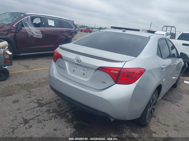 Toyota COROLLA SE 2017 5YFBURHE6HP591373 Image 4