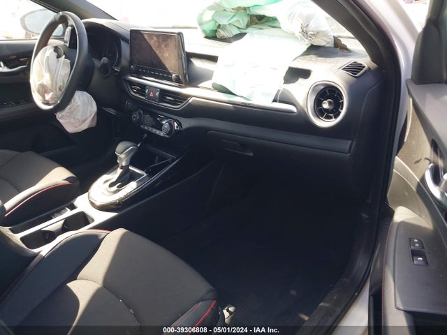KIA FORTE GT 2024 3KPF44AC1RE699559 Image 5