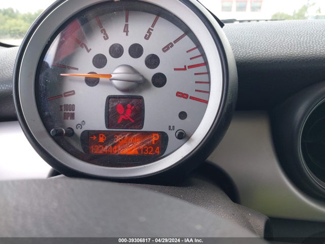 2007 MINI COOPER WMWMF33517TT51322 Photo 6