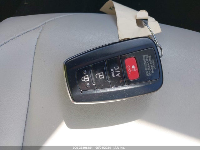 Toyota Prius Prime Advanced 2017 JTDKARFP2H3001224 Image 11