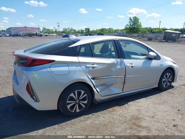 Toyota Prius Prime Advanced 2017 JTDKARFP2H3001224 Image 13