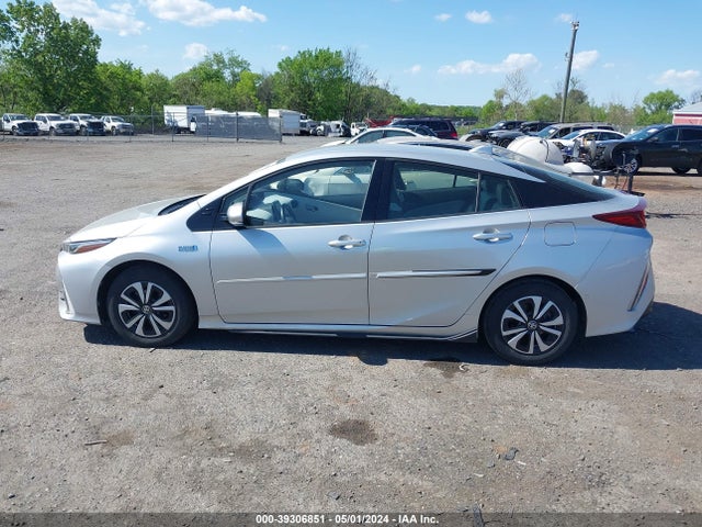 Toyota Prius Prime Advanced 2017 JTDKARFP2H3001224 Image 14