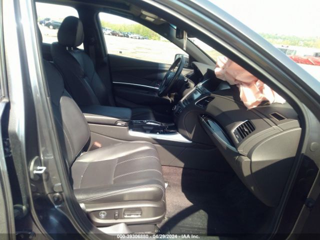 JH4KC1F59JC001199 Acura RLX