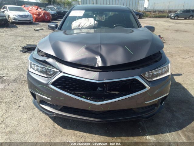 JH4KC1F59JC001199 Acura RLX