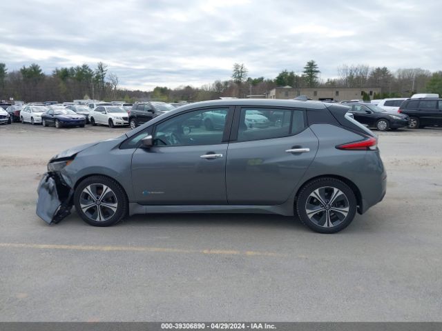 1N4AZ1CP2JC304980 Nissan LEAF SV