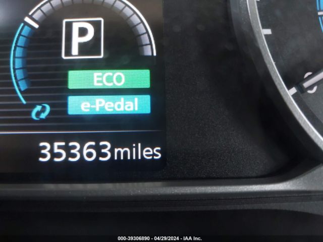 1N4AZ1CP2JC304980 Nissan LEAF SV