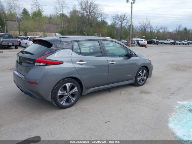 1N4AZ1CP2JC304980 Nissan LEAF SV