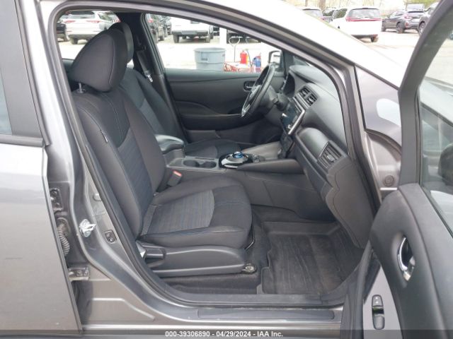 1N4AZ1CP2JC304980 Nissan LEAF SV
