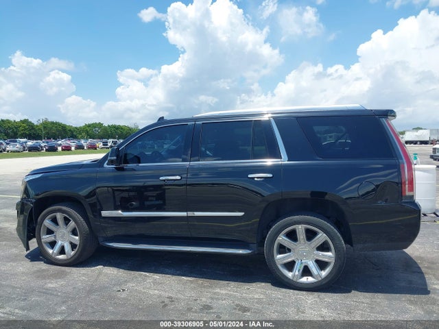 1GYS3BKJ7JR346295 Cadillac Escalade Luxury