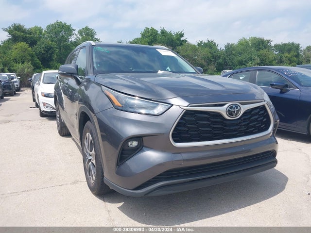 Toyota Highlander Xle 2022 5TDGZRAHXNS553031 Image 1