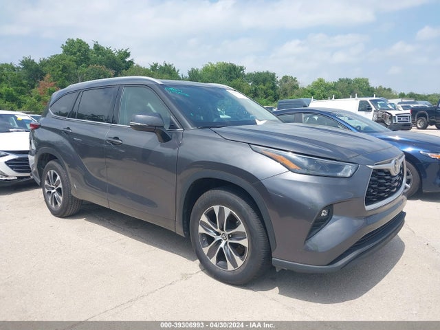 Toyota Highlander Xle 2022 5TDGZRAHXNS553031 Image 13