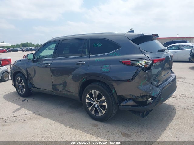 Toyota Highlander Xle 2022 5TDGZRAHXNS553031 Image 14