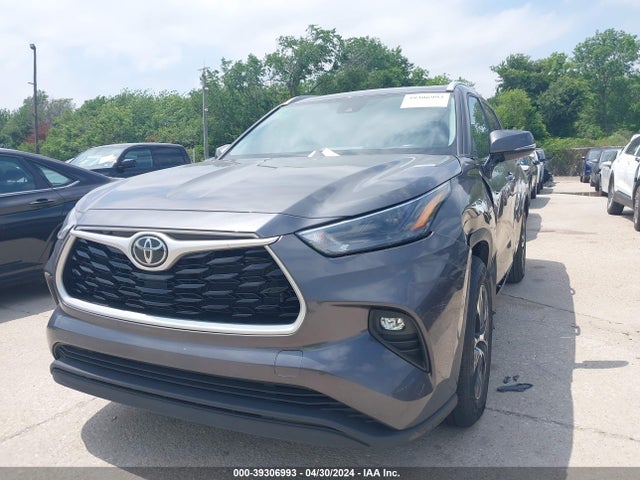 Toyota Highlander Xle 2022 5TDGZRAHXNS553031 Image 2