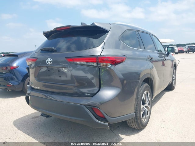 Toyota Highlander Xle 2022 5TDGZRAHXNS553031 Image 4
