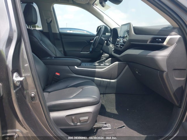 Toyota Highlander Xle 2022 5TDGZRAHXNS553031 Image 5