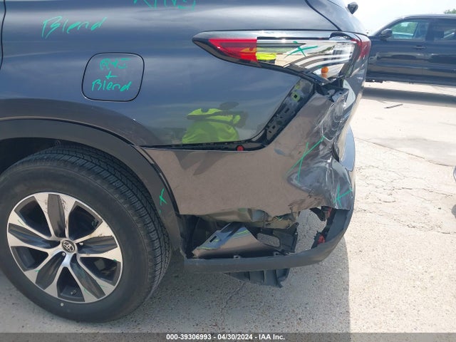 Toyota Highlander Xle 2022 5TDGZRAHXNS553031 Image 6