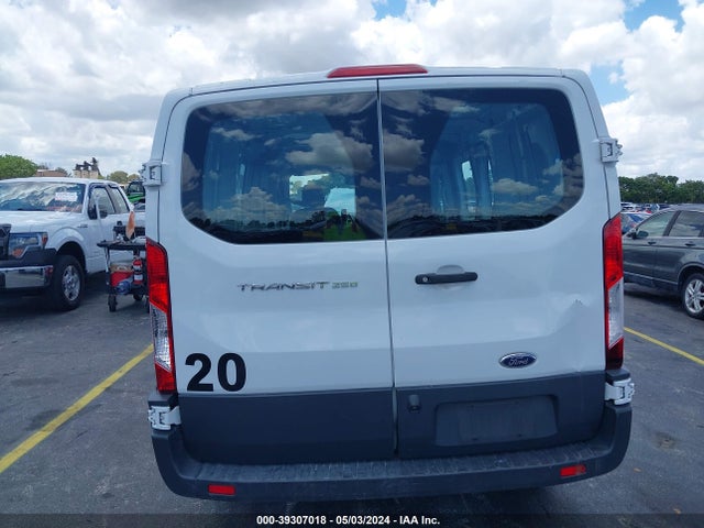 Ford Transit-250 2018 1FTYR1ZM0JKB32394 Image 16