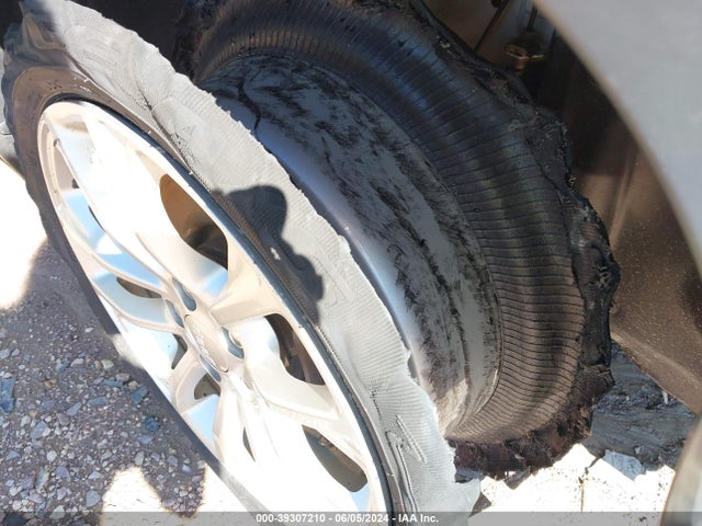 1C4PJLCB7KD178168 Jeep Cherokee Latitude Fwd