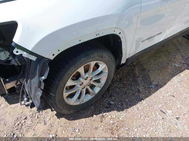 1C4PJLCB7KD178168 Jeep Cherokee Latitude Fwd