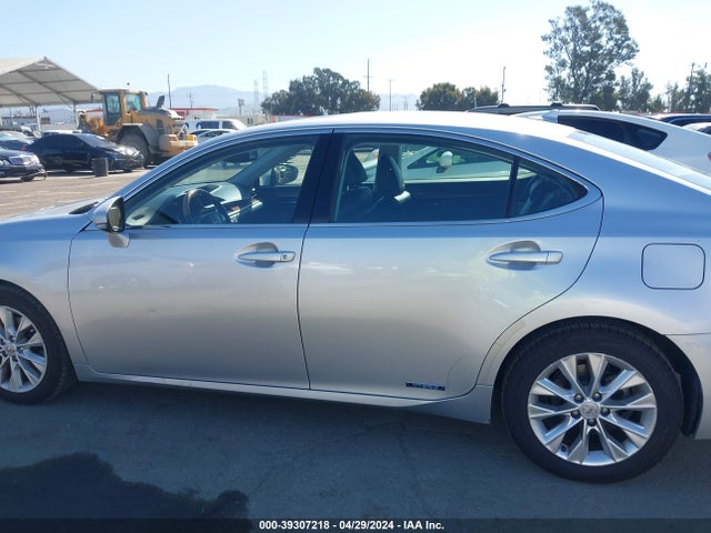 Lexus ES 300H 2014 JTHBW1GG0E2039651 Image 15