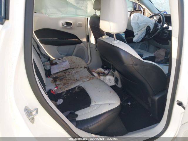 3C4NJCBB9JT241062 Jeep Compass Latitude Fwd