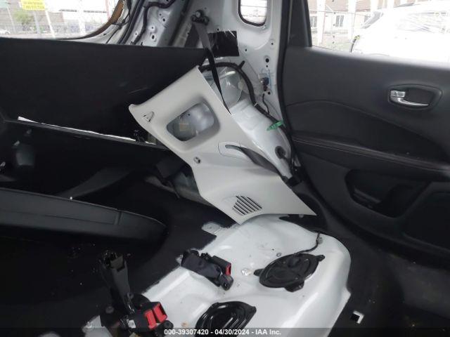 3C4NJCBB8LT142946 Jeep Compass Sun And Wheel Fwd