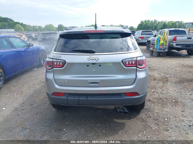 3C4NJDCB0JT179068 Jeep Compass Limited 4x4