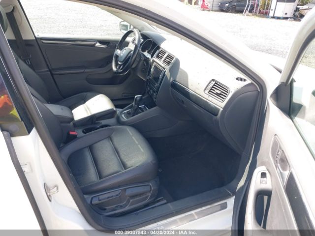 3VWL17AJXHM386703 Volkswagen Jetta 1.8t Sel/1.8t Sel Premium