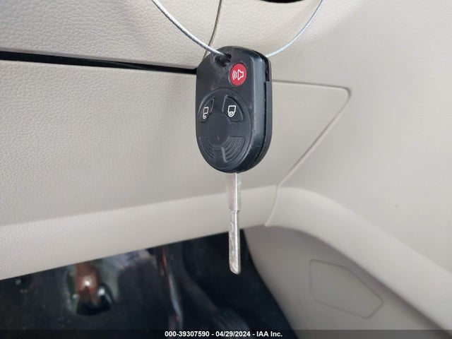 Ford ESCAPE SE 2017 1FMCU9G94HUA62902 Image 11