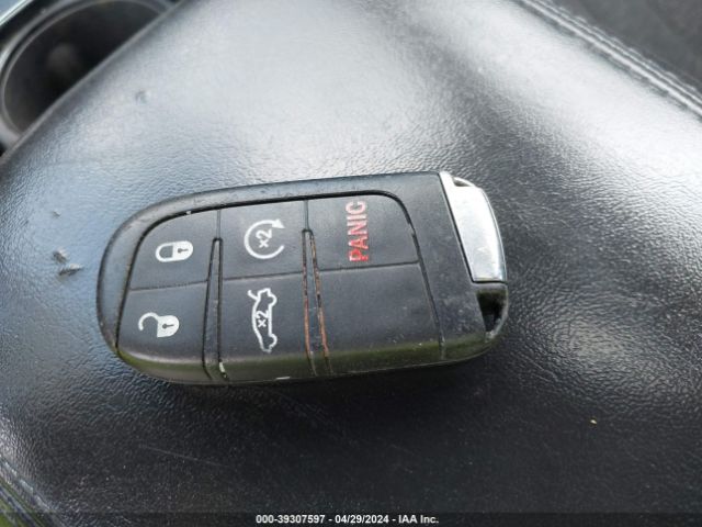 1C3CCCBG1FN532888 Chrysler 200 S