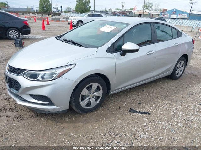 Chevrolet Cruze Ls Auto 2017 1G1BC5SM7H7168582 Image 2