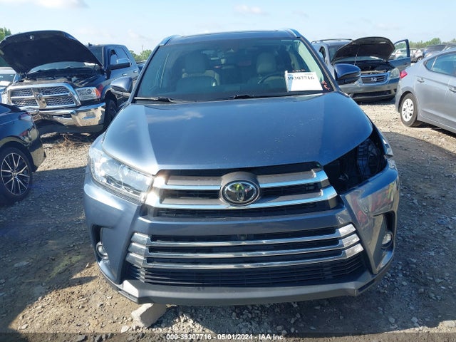 Toyota Highlander Limited Platinum 2019 5TDDZRFH7KS950932 Image 12