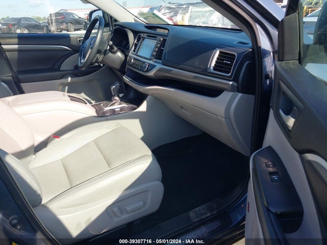 Toyota Highlander Limited Platinum 2019 5TDDZRFH7KS950932 Image 5