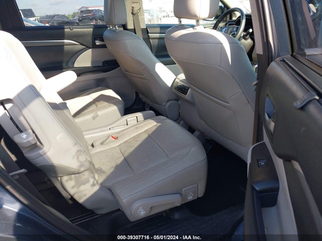 Toyota Highlander Limited Platinum 2019 5TDDZRFH7KS950932 Image 8