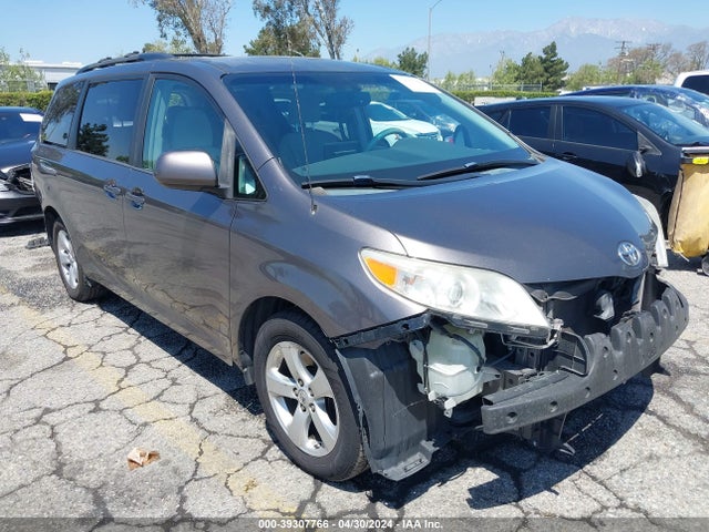 Toyota Sienna Le V6 8 Passenger 2014 5TDKK3DC1ES471202 главное изображение