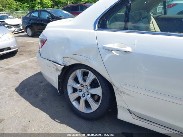 2010 ACURA RL JH4KB2F65AC002772 Photo 5