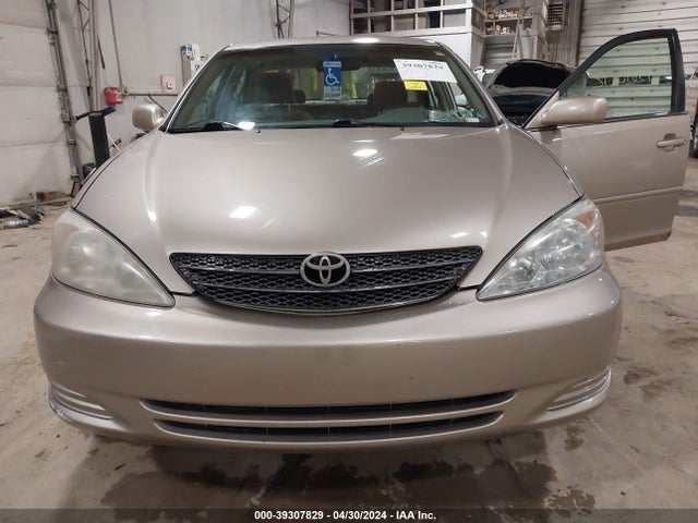 39307829 :رقم المزاد ، 4T1BE32KX4U852408 vin ، 2004 Toyota Camry Le مزاد بيع