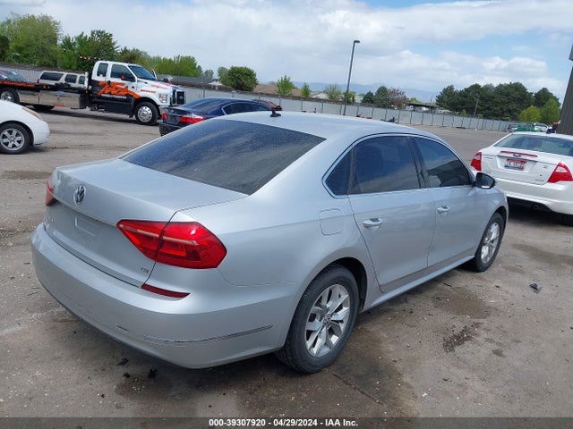 1VWAS7A30GC013577 Volkswagen Passat 1.8t S