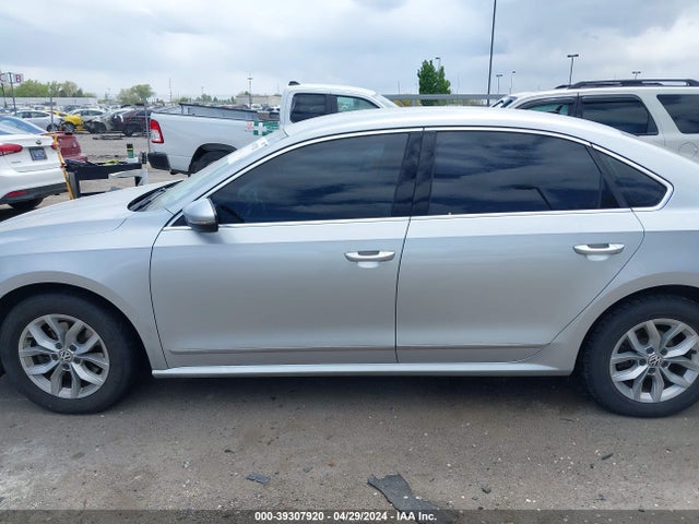 1VWAS7A30GC013577 Volkswagen Passat 1.8t S