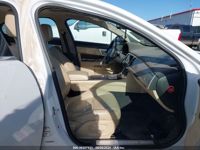 2013 JAGUAR XF SAJWA0E75D8S62747 Photo 4
