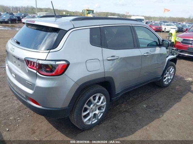 3C4NJDFNXRT582251 Jeep Compass Latitude Lux Fwd