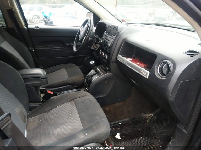 1C4NJDBB8FD366878 Jeep Compass Sport
