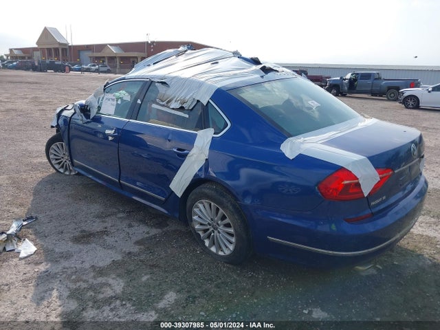 1VWBT7A38GC013988 Volkswagen Passat 1.8t Se