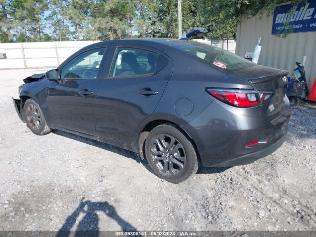 3MYDLBYV2KY512065 Toyota YARIS LE