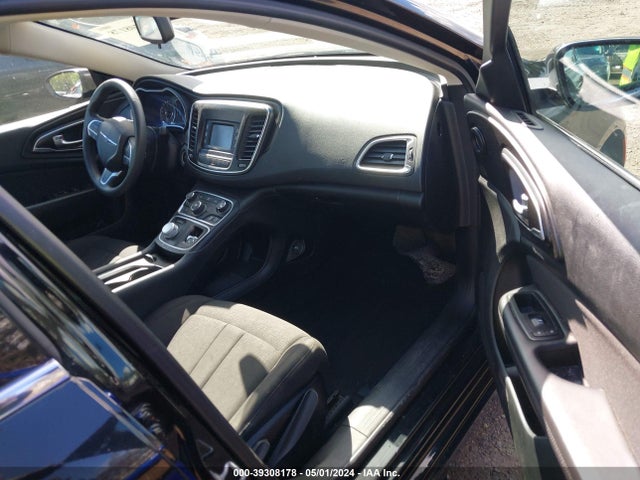 Chrysler 200 Limited 2015 1C3CCCAB7FN723091 Image 5