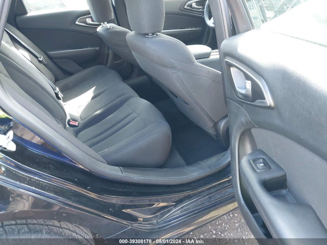 Chrysler 200 Limited 2015 1C3CCCAB7FN723091 Image 8