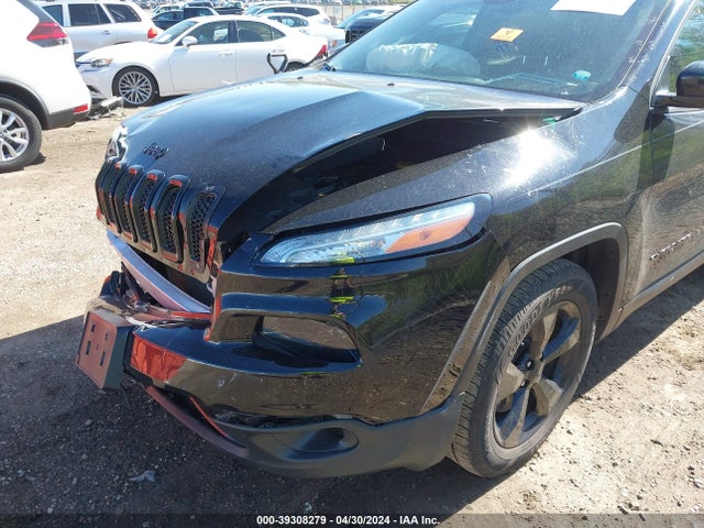 1C4PJLCX1JD621232 Jeep Cherokee Latitude Fwd