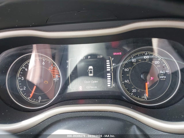 1C4PJLCX1JD621232 Jeep Cherokee Latitude Fwd