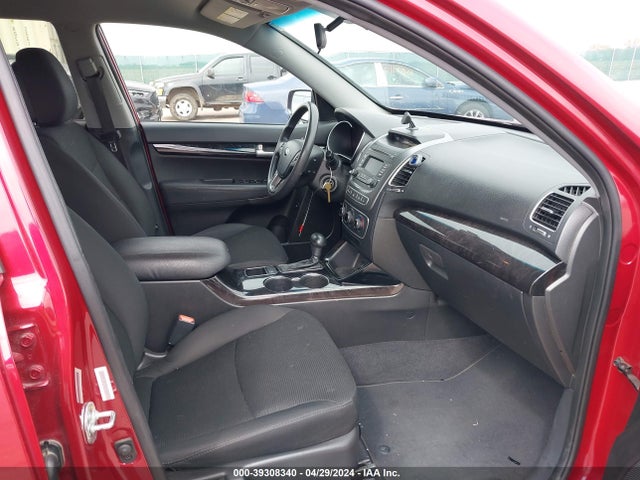 KIA Sorento Lx V6 2015 5XYKT4A75FG643319 Image 5